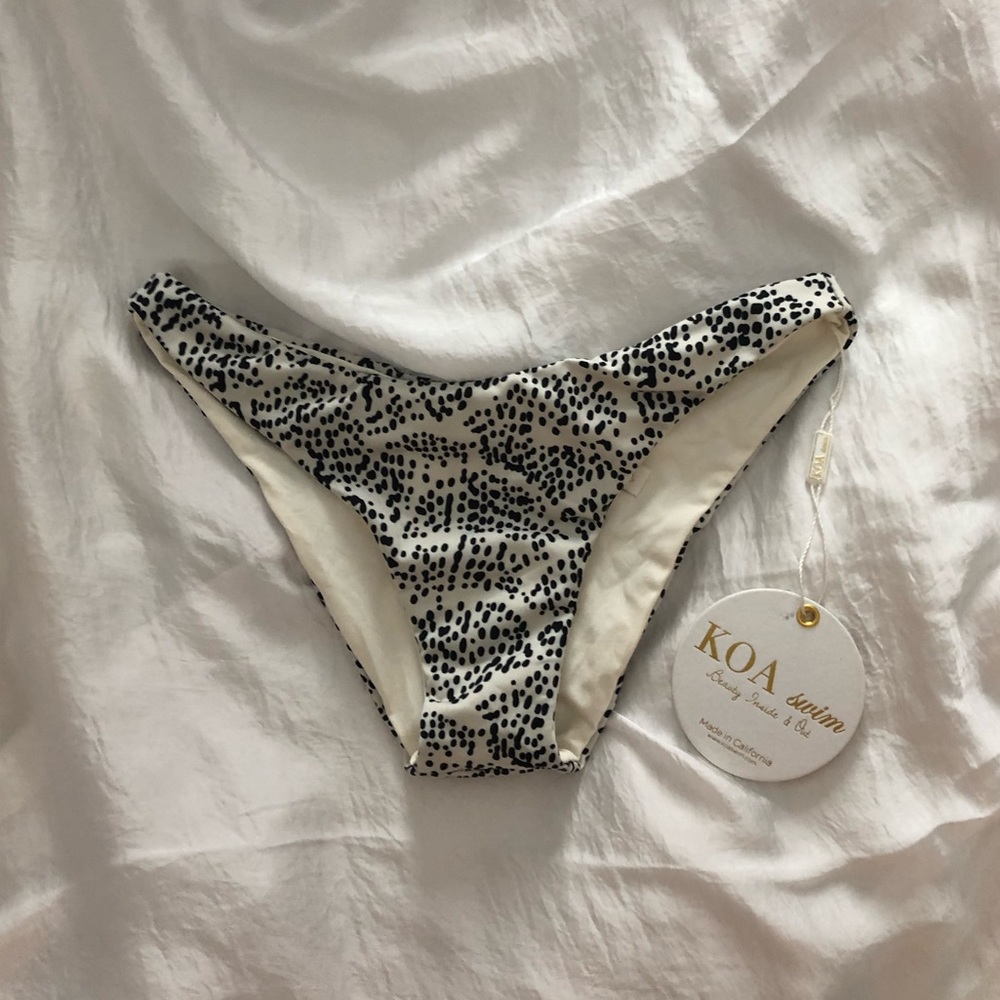 KOA swim Catalina reversible bottom small. NWT